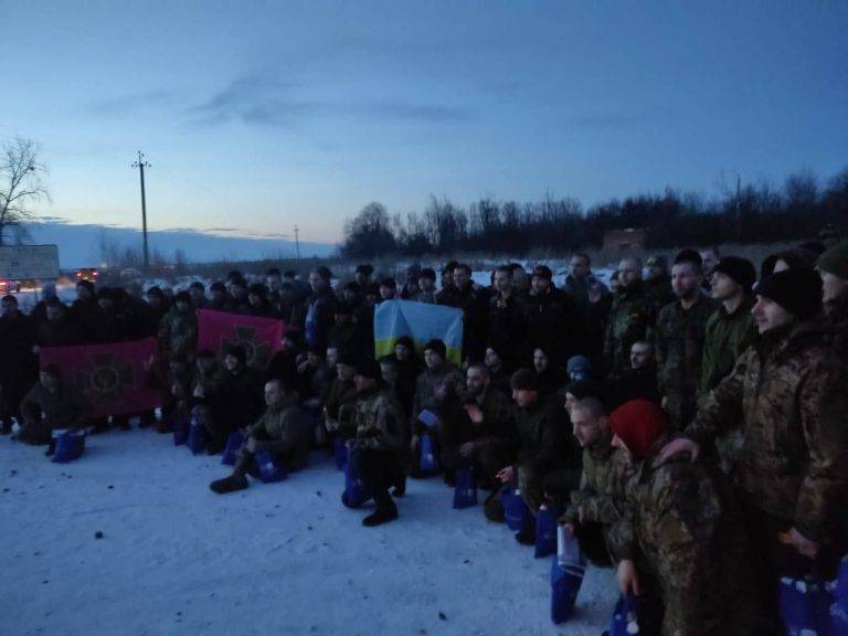 З російського полону звільнили 100 українських військових і одного цивільного