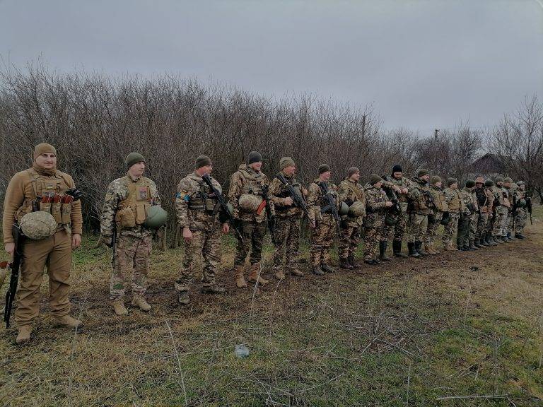 Прикарпатським тероборонівцям, які боронять нашу державу на фронті, вручили сержантські звання