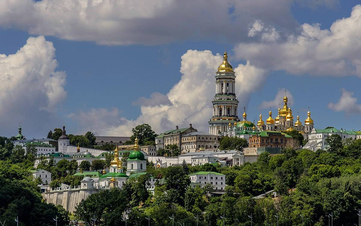 Що Московська церква залишає після себе. Фотоекскурсія Лаврою