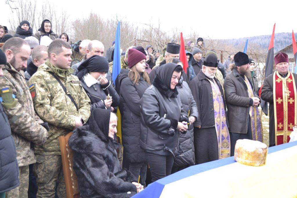 На Прикарпатті провели в останню путь Героя Івана Белея