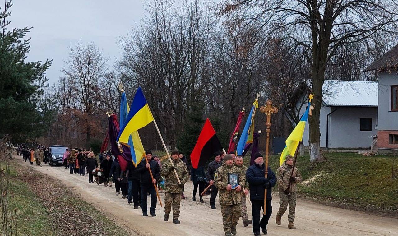 На Франківщині попрощалися з військовим Тарасом Струком