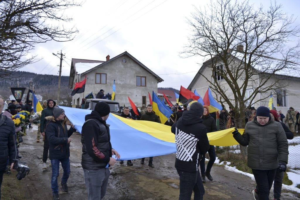 На Прикарпатті провели в останню путь Героя Івана Белея