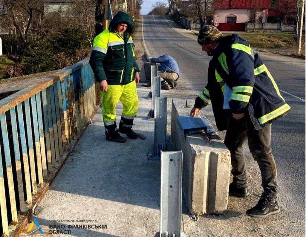 На Прикарпатті ремонтують два мости