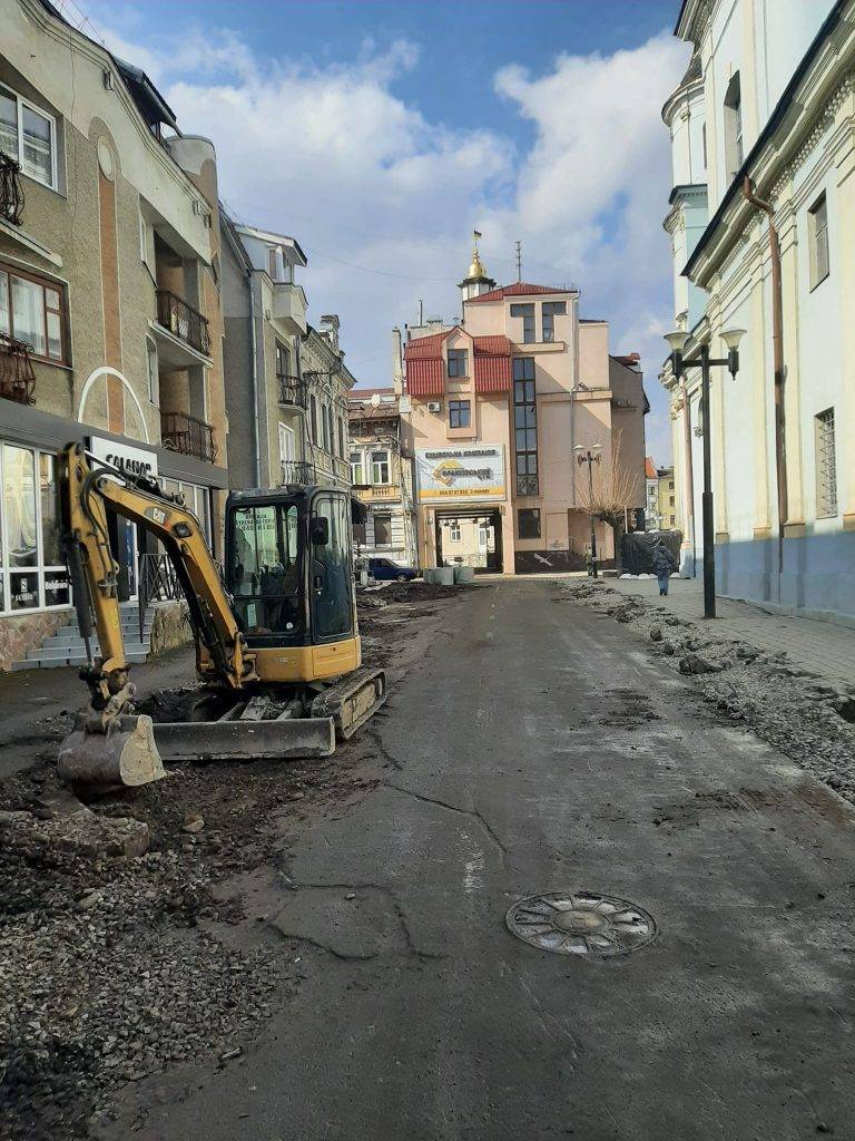У Франківську ремонтують вулицю Лук'яненка. ФОТО