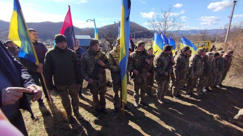 На вічний спочинок провели загиблого Героя Мирослава Яцка з Косівщини,прикарпатець загинув на війні,війна в україні