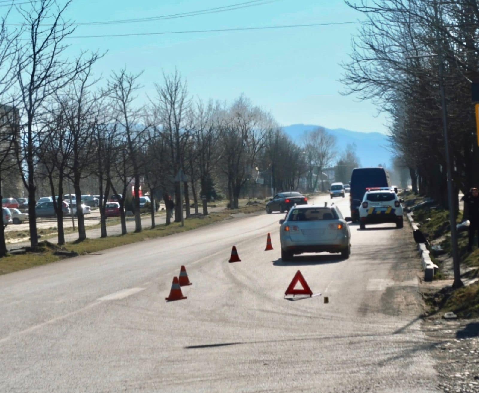 В Долині водій «Mazda» збив на переході 10-річну дівчинку