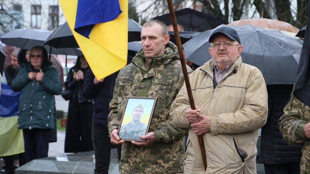 Рогатинщина на колінах зустріла полеглого Героя Валерія Бойка