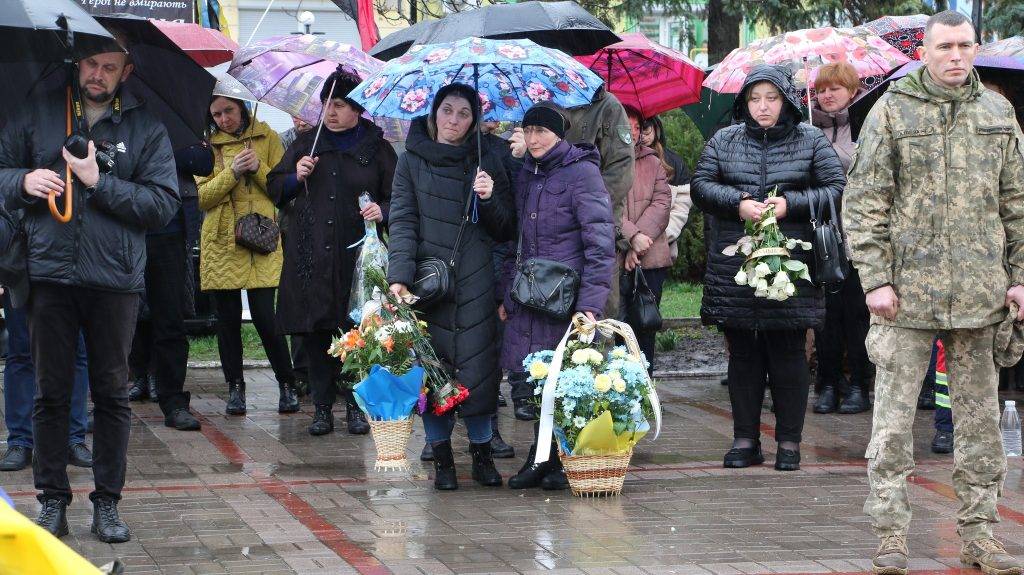 Рогатинщина на колінах зустріла полеглого Героя Валерія Бойка