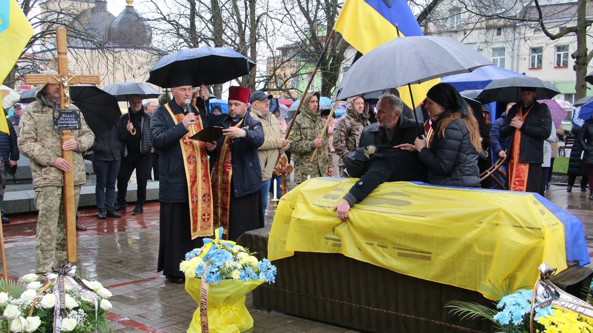 Рогатинщина на колінах зустріла полеглого Героя Валерія Бойка