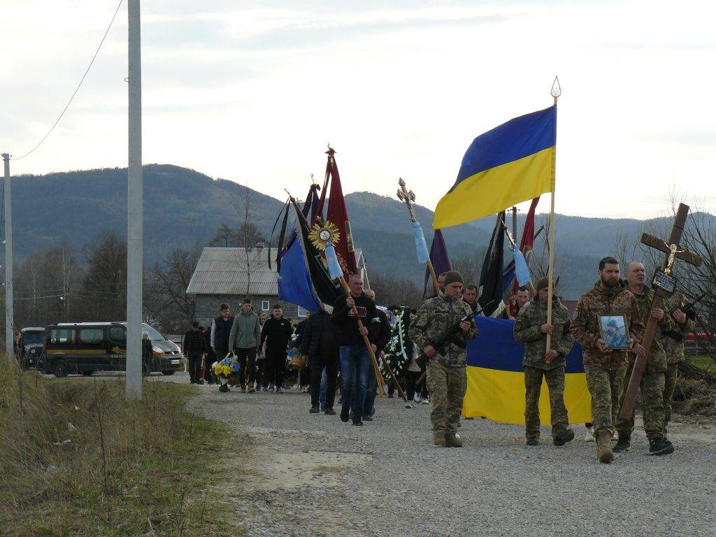 На Прикарпатті попрощалися з бійцем 102 бригади, котрий загинув на Запоріжжі