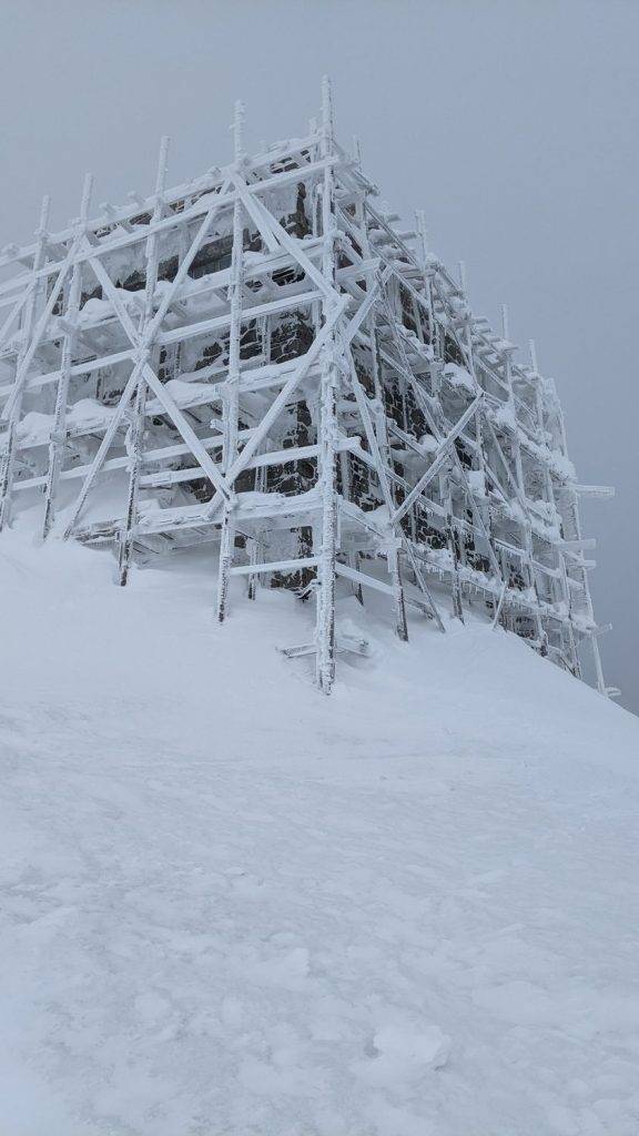 Зимовий холод серед весни: у Карпатах влупив 16-градусний мороз