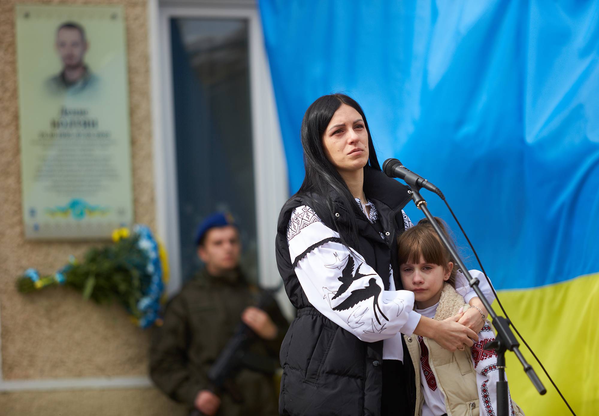 У Драгомирчанах відкрили пам'ятну дошку полеглому воїну Денису Болтяну