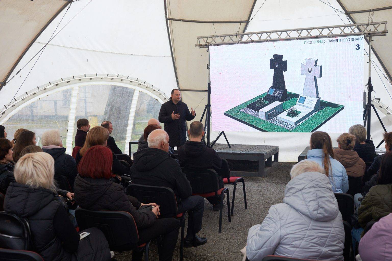 У Франківську ініціювали зробити один тип пам’ятників на Алеї героїв