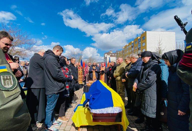 Богородчанська громада зустріла загиблого нацгвардійця Юрія Дякуна