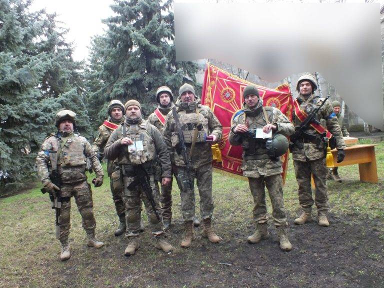 Бійців 102 окремої бригади ТрО з Франківщини відзначили нагрудними знаками за взірцевість у службі