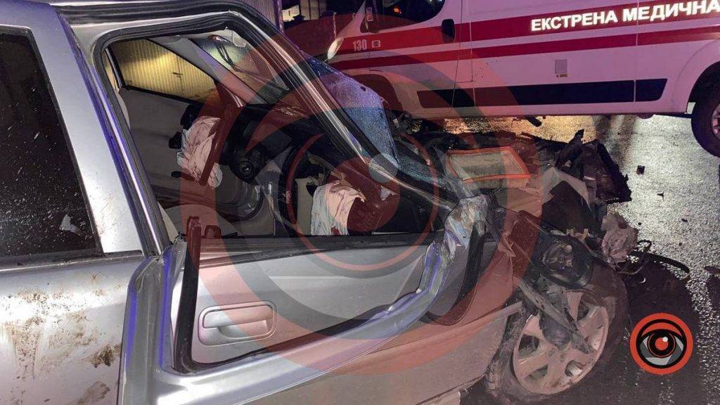 "Обмивали" покупку автомобіля та протаранили рейсовий автобус - суд виніс вирок винуватцю ДТП у Коломиї