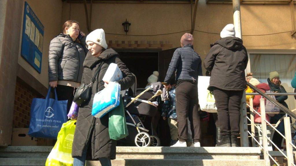 У Франківську понад дві сотні людей отримали допомогу від "Карітасу"