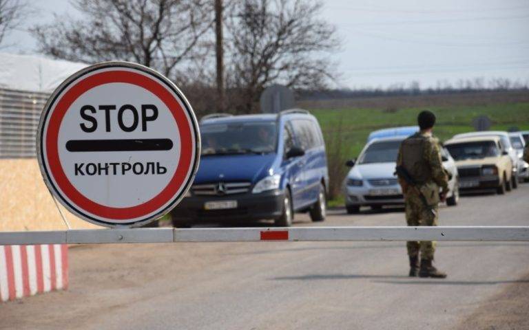 Виїзд чоловіків за кордон під час воєнного стану: в Україні змінили перелік документів