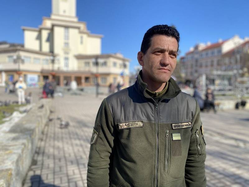 Як калушанин Віктор Чернега організовує кортежі для загиблих побратимів