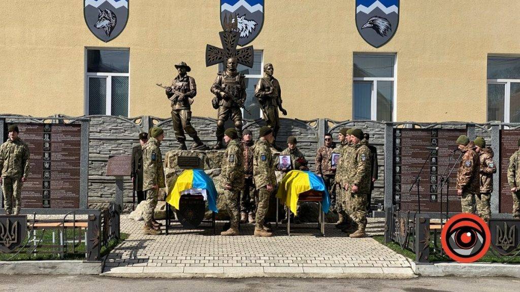 Коломийська громада зустріла полеглих Героїв 10 ОГШБ Миколу Гриджука та Василя Рошканюка