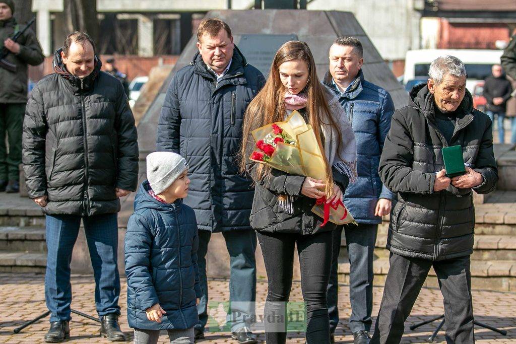 У Івано-Франківську вшанували пам'ять загиблих на війні воїнів