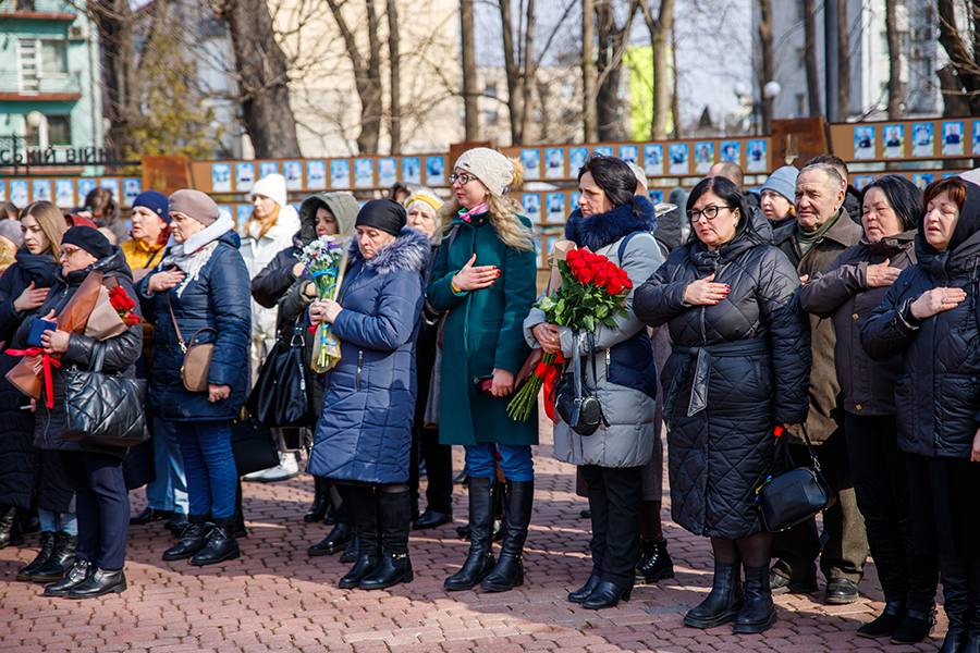 У Франківську передали державні нагороди рідним загиблих захисників Маріуполя