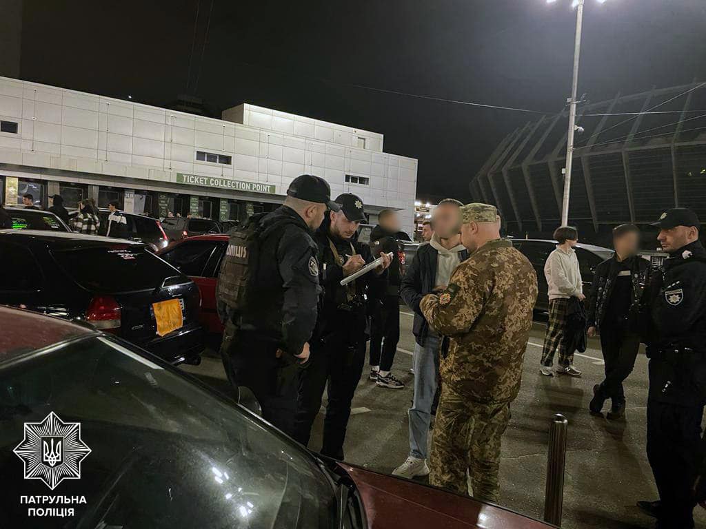 Поліція разом із працівниками військомату зненацька заскочили любителів нічного форсажу ФОТО