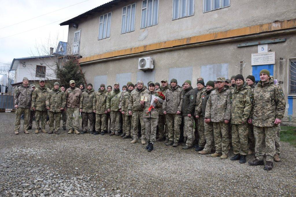 Медика Коломийської десятки Ганну Грималюк нагородили нагрудним знаком