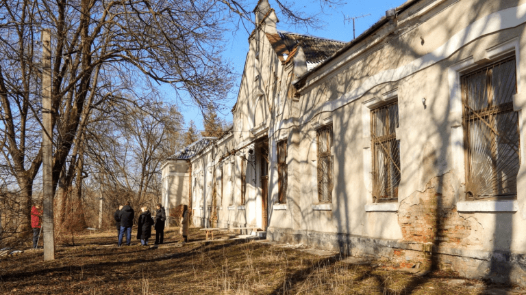 У Калуші триває капремонт будівлі першого геріатричного центру