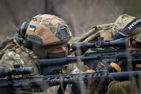 Як прикарпатські тероборонівці тренуються вражати ворога зі стрілецької зброї