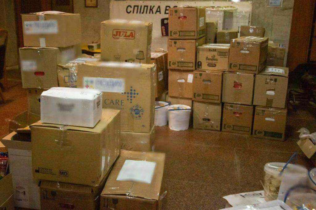 Логістичний центр у Івано-Франківську почав збір посилок для військових