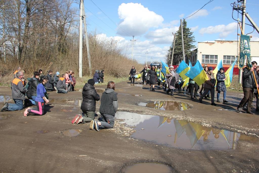 В Болехові провели в останню путь загиблого Захисника Андрія Кваснишина. ФОТО