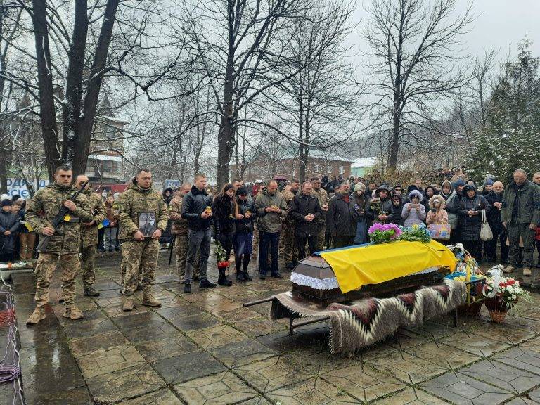 На Верховинщині попрощалися із полеглим захисником Михайлом Марійчуком