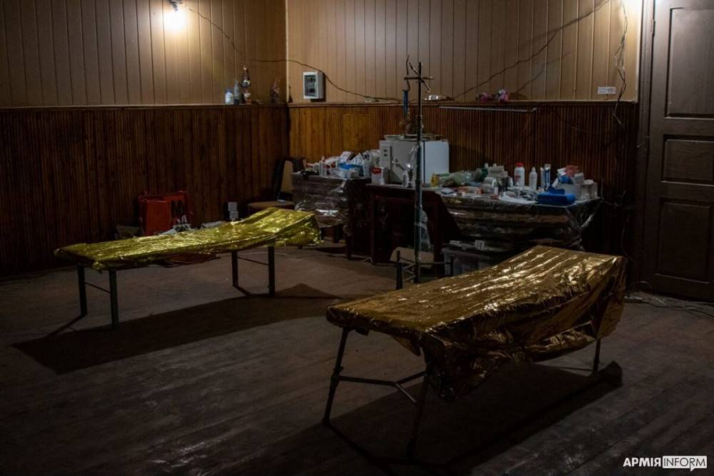 З поля бою - в стабпункт: військові медики 102-ої бригади ТрО розповіли, як рятують поранених