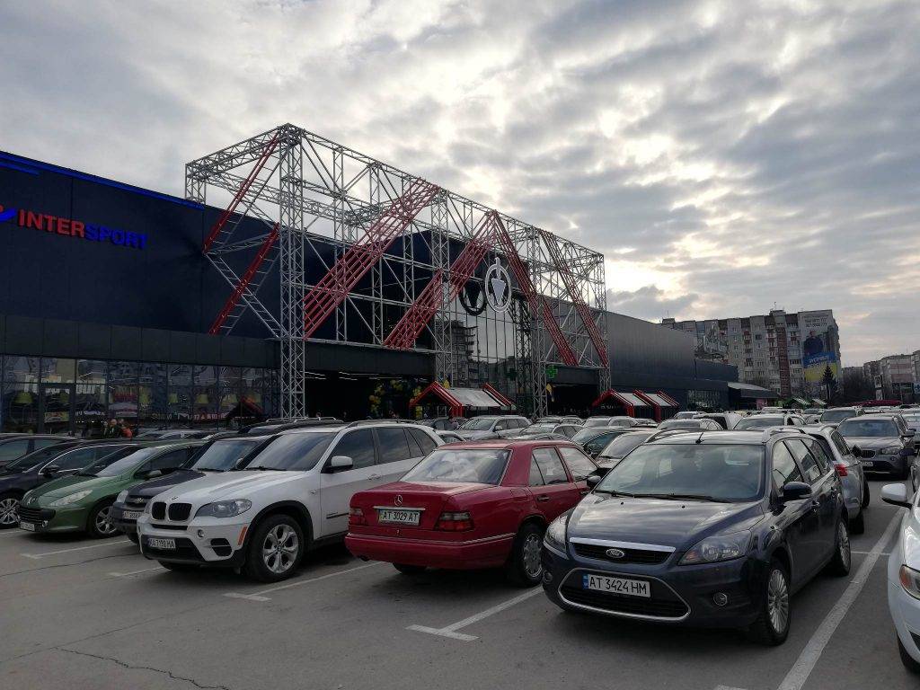 Як оновився франківський Епіцентр ФОТОРЕПОРТАЖ