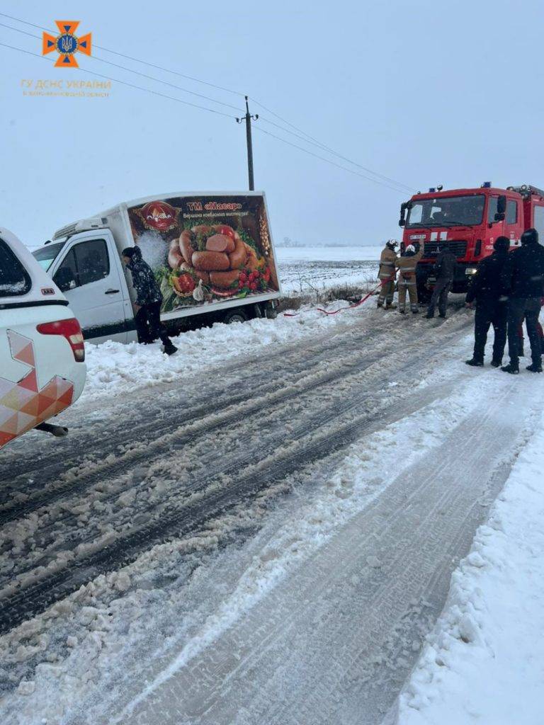 На Калущині перекинувся мікроавтобус, є жертви. ФОТО