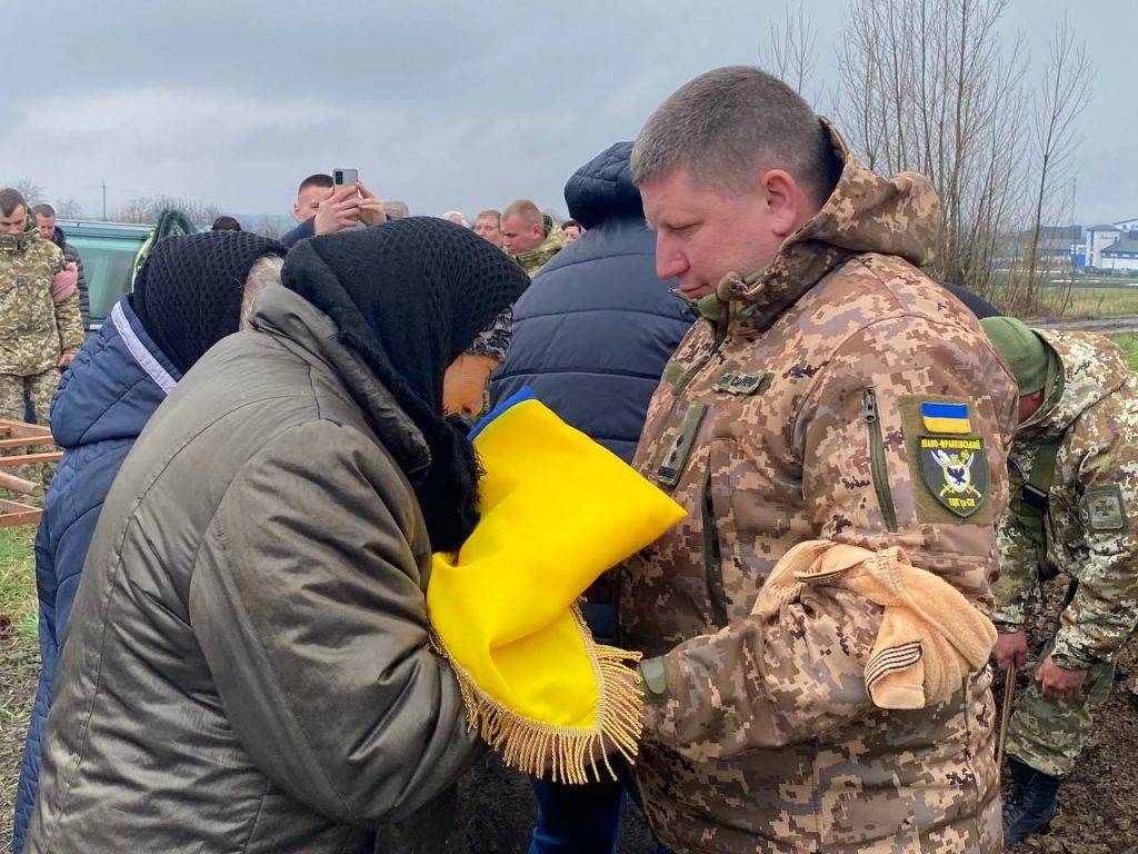 На Городенківщині попрощалися із полеглим Героєм Василем Книгницьким