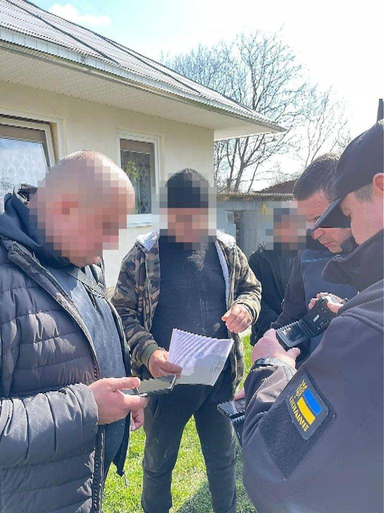Мешканця Прикарпаття затримали за шантаж жінки інтимними фото