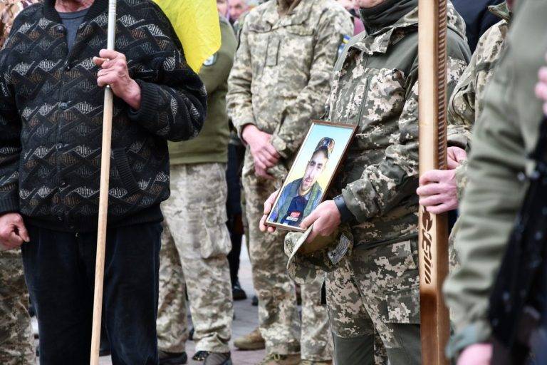 В Рогатині попрощалися із полеглим Героєм Віталієм Дерев’янком