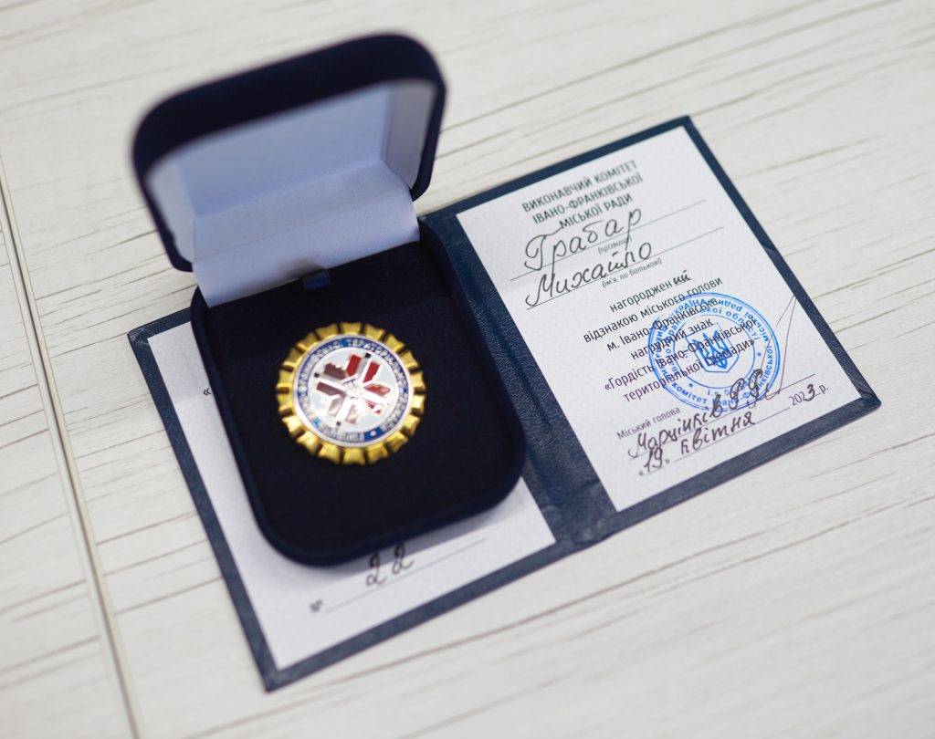 Блогер з Івано-Франківська зібрав понад 9 мільйонів для ЗСУ