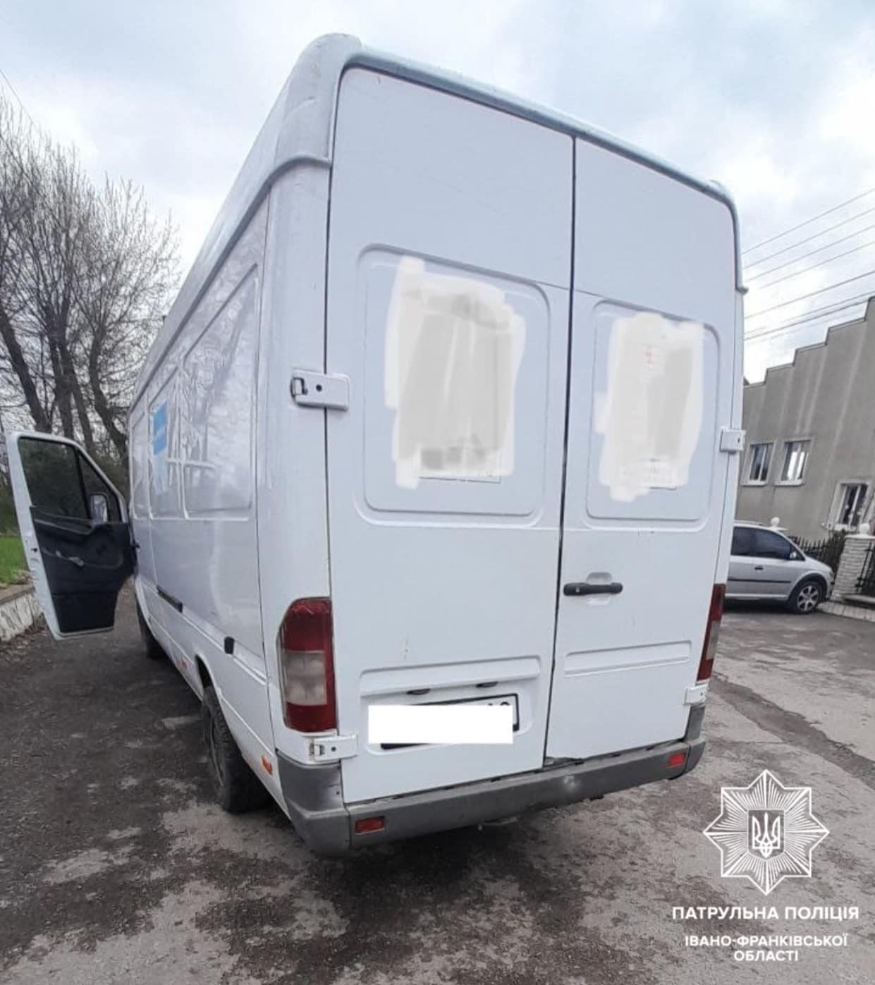 Франківські патрульні виявили автомобіль з підробленими документами