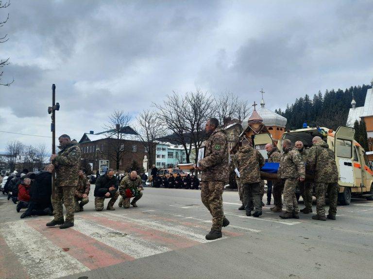 Сьогодні на Франківщині поховають десантника Івана Морощука