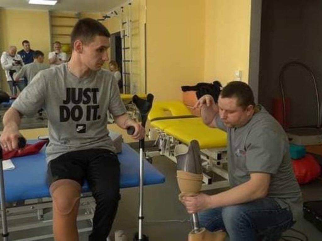 Боєць з Франківщини після протезування мріє повернутися на фронт