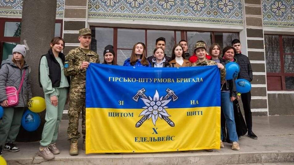 На благодійних концертах у Коломи зібрали майже сотню тисяч гривень для ЗСУ