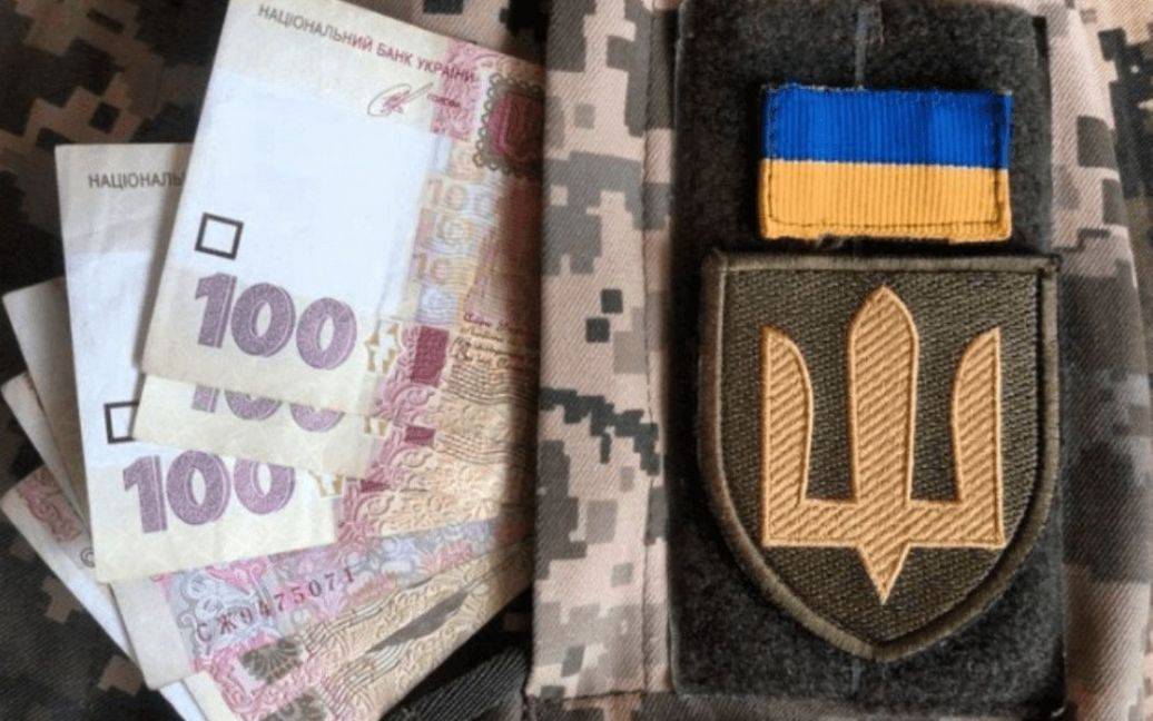 Пенсії сім'ям загиблих військовослужбовців: хто з родичів має право отримати та у якому розмірі