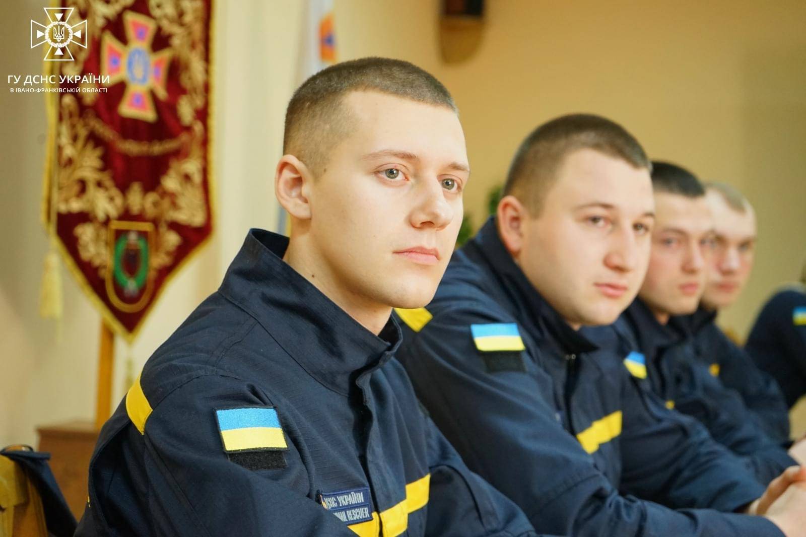 Лави прикарпатських рятувальників поповнили 11 випусників- лейтенантів,рятувальники прикарпаття,дснс