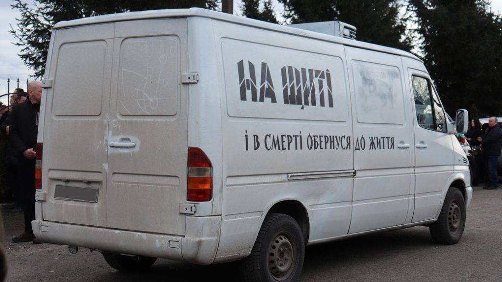 У Франківську оголосили збір на закупівлю рефрижератора для перевезення тіл полеглих військових