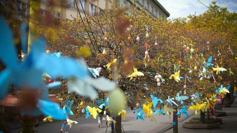 “Стометрівку” Івано-Франківська прикрасять понад двома тисячами писанок