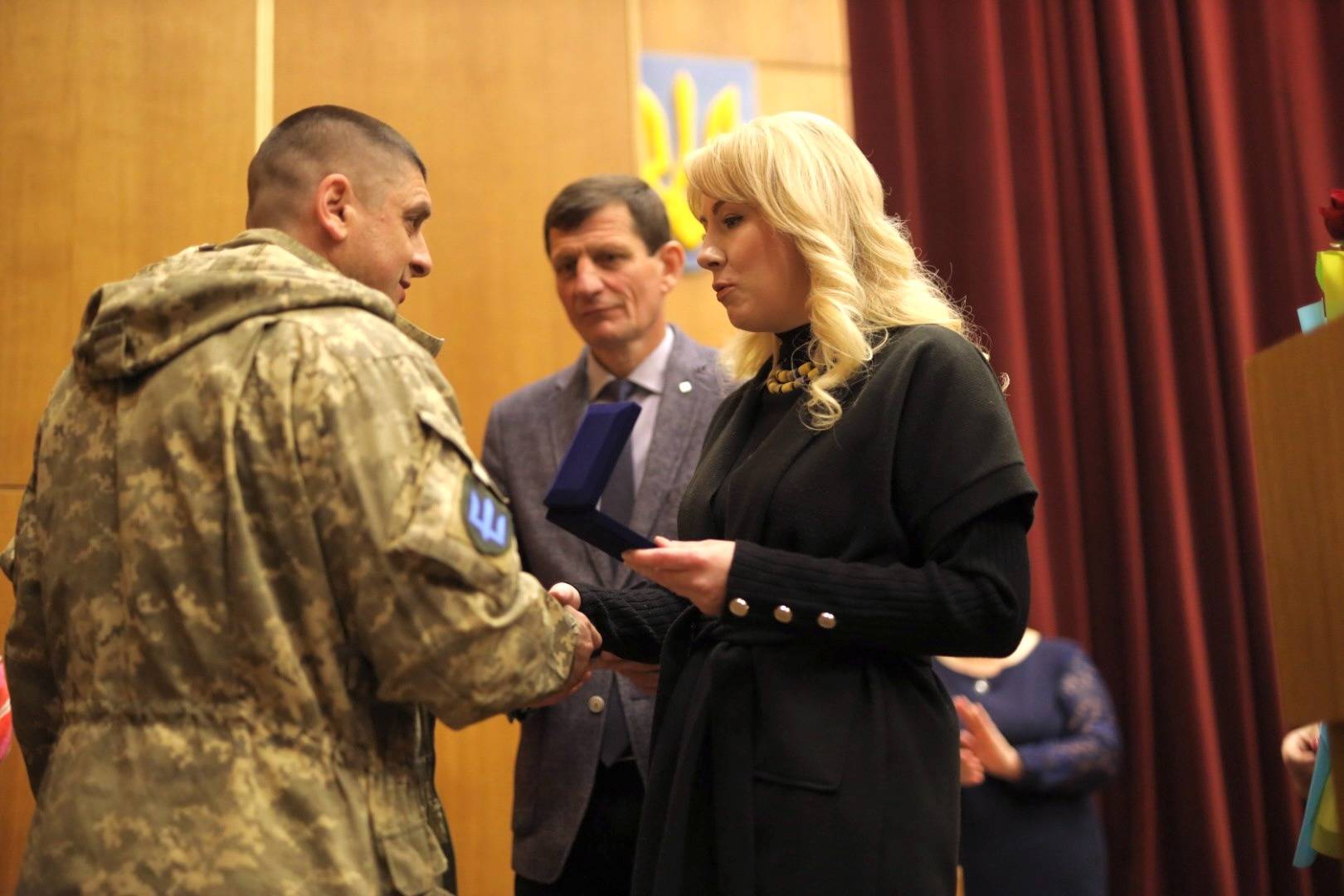 Чотирьох захисників нагородили медалями “За заслуги перед Прикарпаттям”. ФОТО