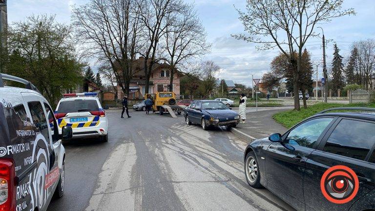 На перехресті у Коломиї не розминулись два авто